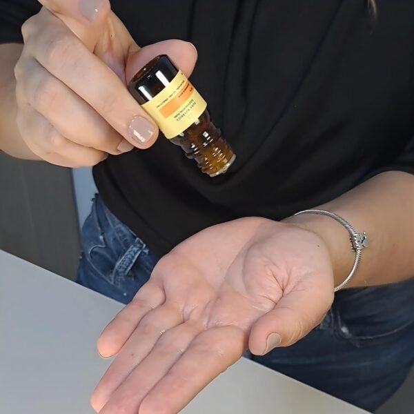 Óleo Essencial de Mirra 100% Puro e Natural, Ideal para Aromaterapia e Difusor - Pura Botânica - Imagem 3