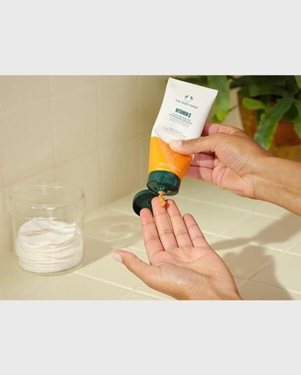 The Body Shop Esfoliante Facial Vitamina C 100ml - Imagem 2