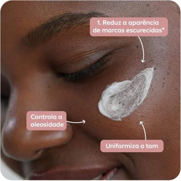 NIVEA Hidratante Facial Beleza Radiante 7 em 1 100g - 7 benefícios em 1 potinho: reduz marcas escurecidas, controla oleosidade, uniformiza, ilumina, hidrata, proteção UVA/UVB e efeito matte - Imagem 3