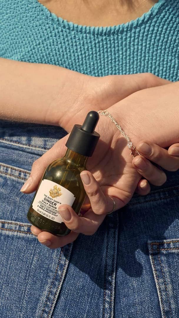 The Body Shop Ginger Scalp Serum – For Dry, Flaky Scalp – Vegan – 50mlQ 4 The Body Shop Ginger Scalp Serum – For Dry, Flaky Scalp – Vegan – 50mlQ - Imagem 5