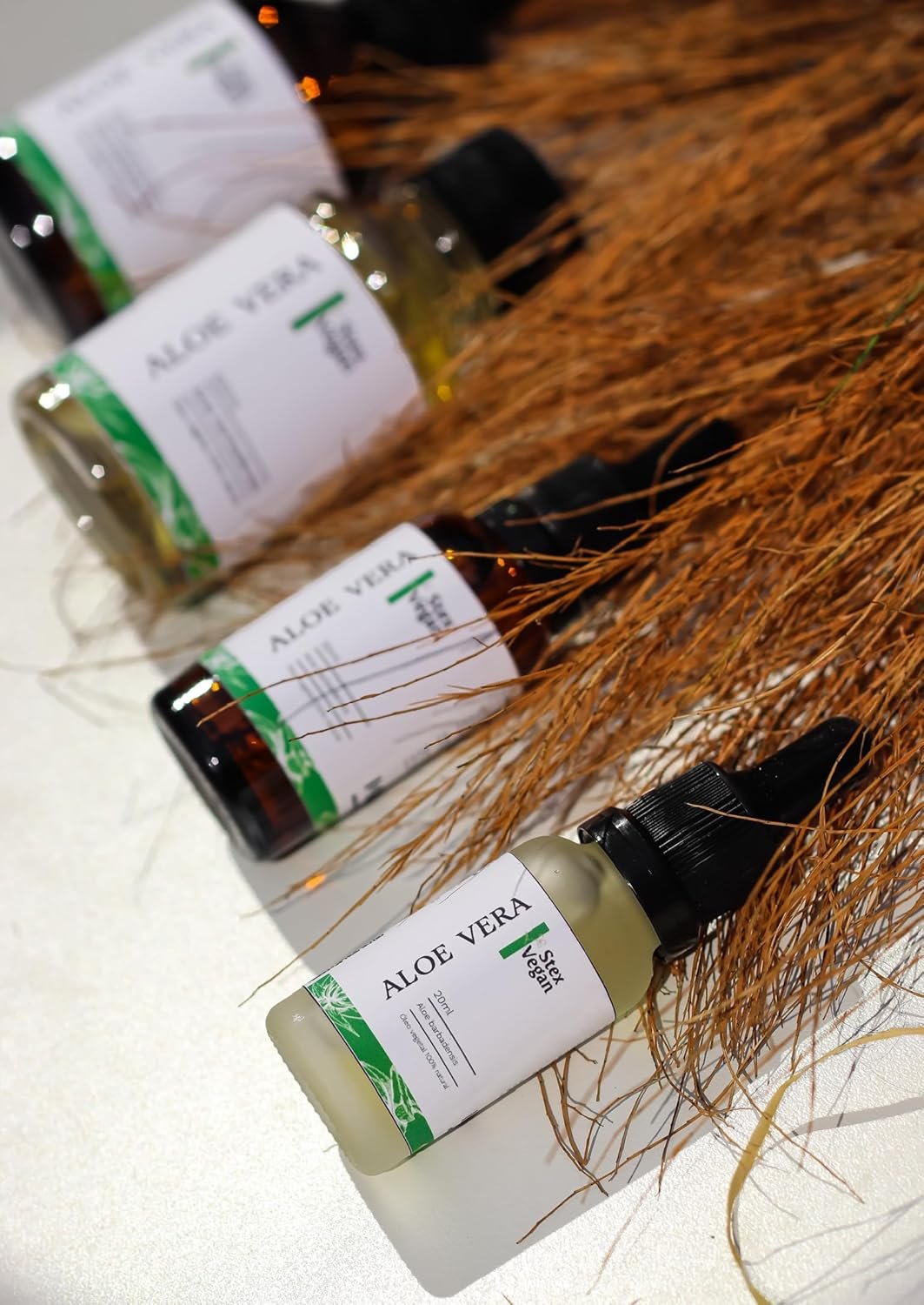 Óleo Vegetal de Aloe Vera (Babosa), Stex Vegan, 100% Natural e Puro | Anti Idade, Anti Manchas, Redução do Frizz (20mL Conta Gotas Vidro) 3 Óleo Vegetal de Aloe Vera (Babosa), Stex Vegan, 100% Natural e Puro | Anti Idade, Anti Manchas, Redução do Frizz (20mL Conta Gotas Vidro) - Imagem 3