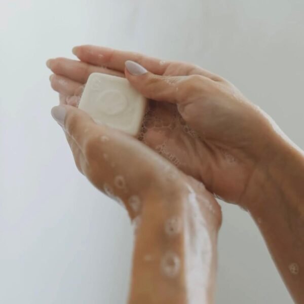 Kit 100 Shampoo 2 em 1 30mL 100 Sabonetes 20g Floral Naturys Ecológico Hotel Pousada Spa - Imagem 4