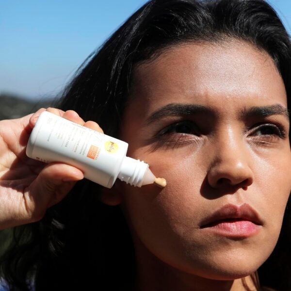 Protetor Solar Sunveg FPS 70 Mineral Bege Médio 50ml Piatan Natural - Imagem 5