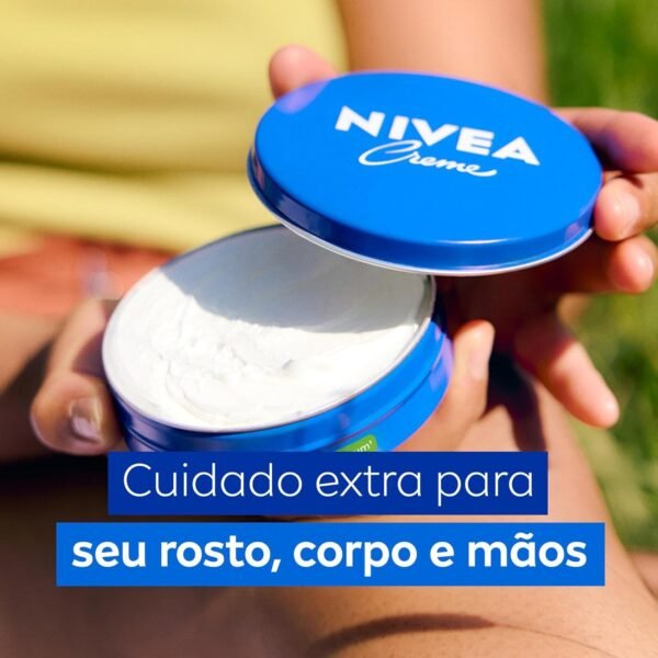 NIVEA Creme Lata - Hidratação profunda para as áreas mais ressecadas como cotovelo, calcanhar, joelho, mãos e pés, também protege do frio e cuida da pele tatuada - 145g - Imagem 3