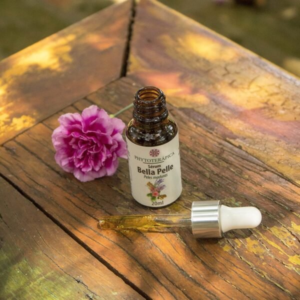 PHYTOTERAPICA - Sérum Bella Pelle - Aromaterapia - Peles Maduras - Indicado para prevenir e amenizar as linhas de expressão, trazendo firmeza à pele, melhora o viço e oferece luminosidade - 20ml - Imagem 4