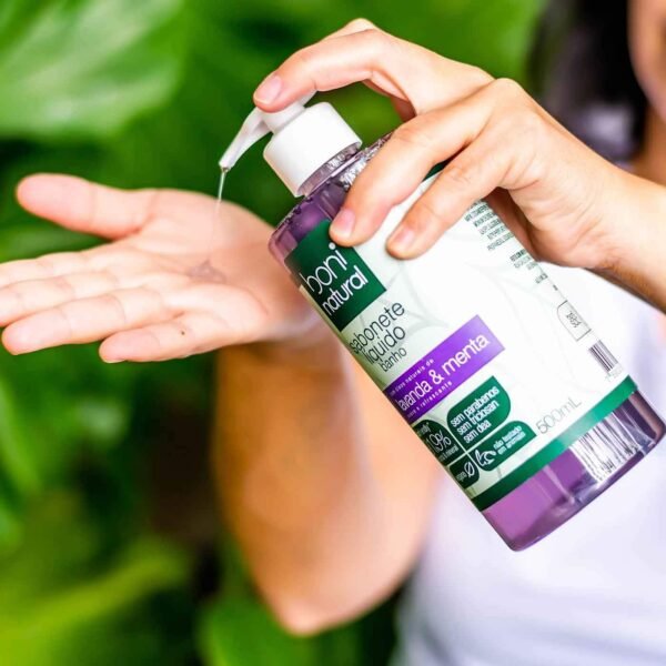 Sabonete Líquido de Lavanda e Menta, Vegano e Natural, Altamente Hidratante e Perfumado, Boni Natural, Roxo - Imagem 3