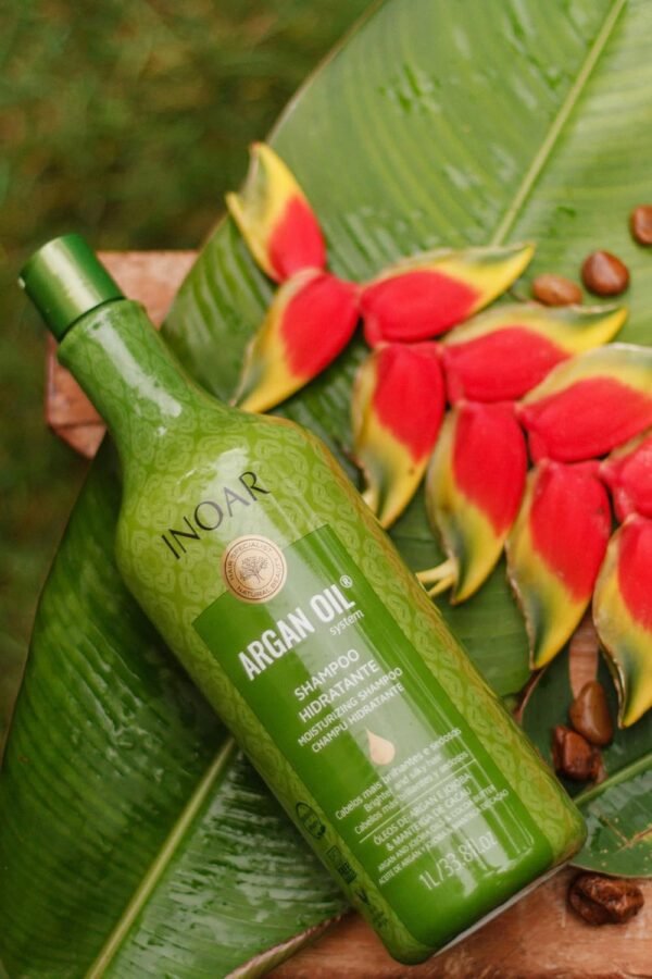 Inoar, Shampoo Argan Oil – Hidratação Profunda, Brilho Intenso e Ação Antifrizz para Todos os Tipos de Cabelo, Vegano e Botânico - 1L - Imagem 3