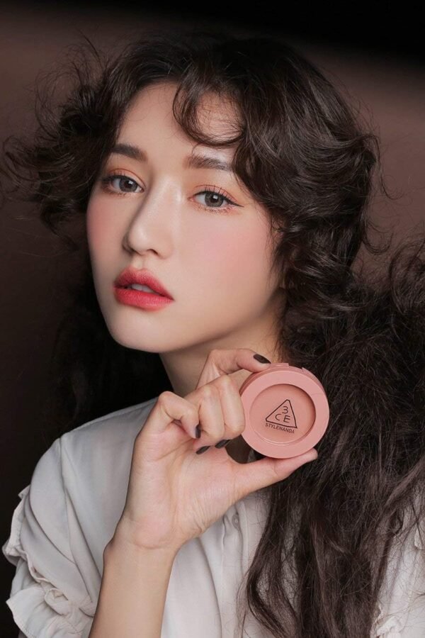 3CE NOVO Mood Recipe Face Blush Style Nanda 3 Concept Eyes (Temporada 2) (Rosa mono) - Imagem 3