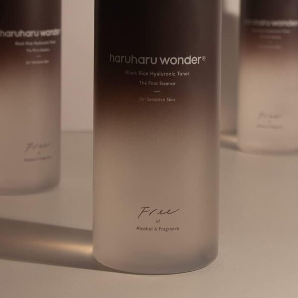 Haruharu Wonder Black Rice Hyaluronic Toner for Sensitive Skin, 10.1 fl oz / 300ml | Alcohol Free, Fragrance Free | Vegan, Cruelty Free, EWG-Green - Imagem 2