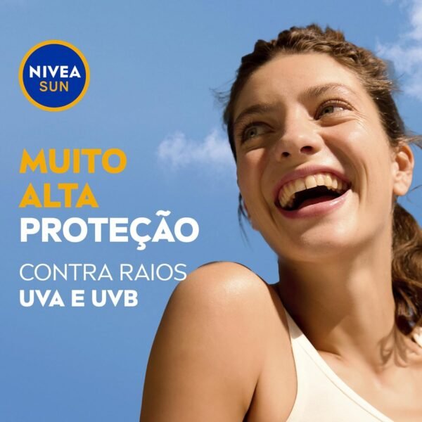 NIVEA SUN Protetor Solar Facial Toque Seco Antissinais FPS 30 40ml - Diário FPS 30, proteção UVA/UVB, previne o envelhecimento da pele, textura não oleosa, controla o brilho - Imagem 2